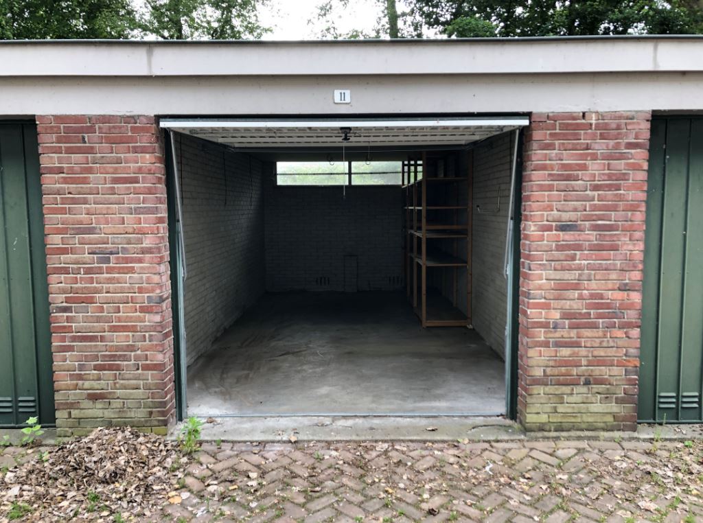 voorbeeld van garagebox in gelegen in een woonwijk